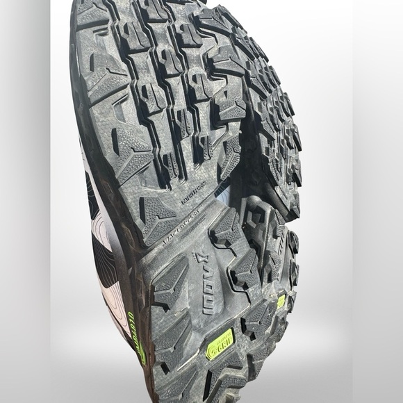 Inov-8 Ultra G 300 Max Black and Green Shoes - Picture 3 of 10